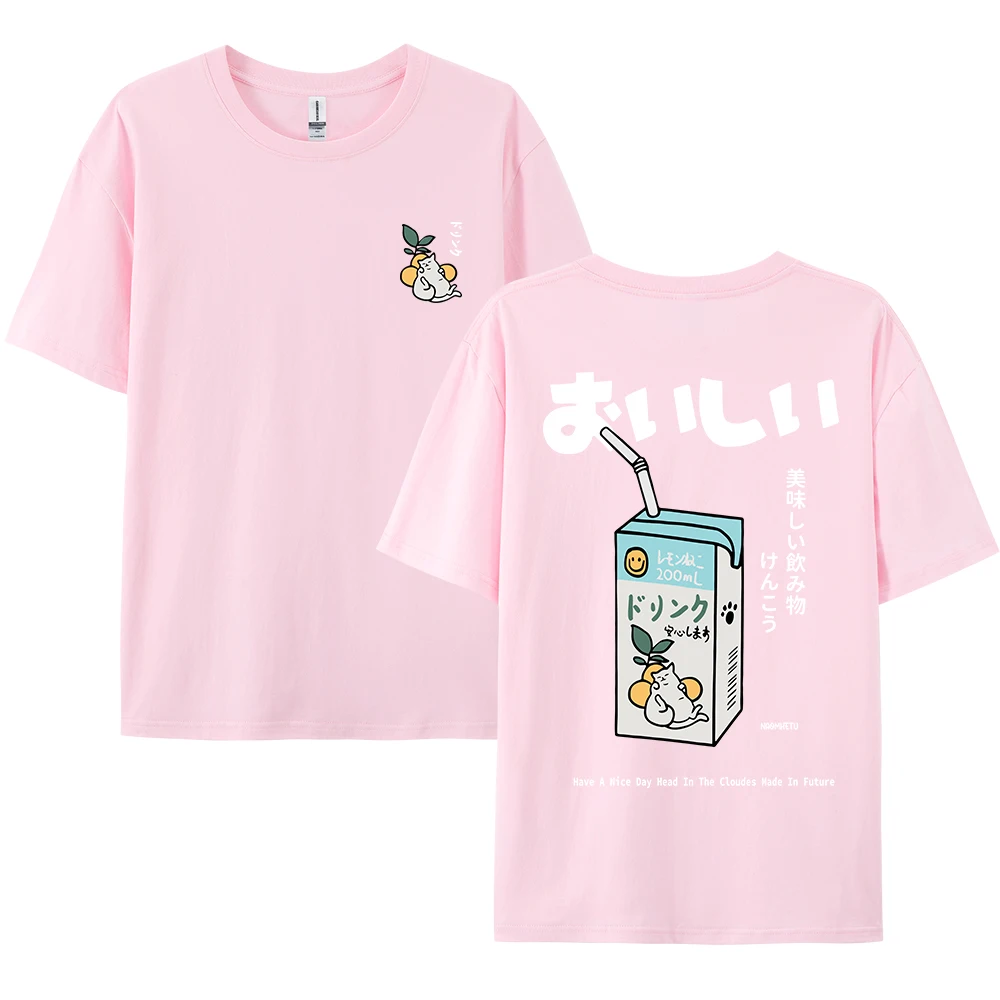 Cute oversized T-shirt with a Japanese cat print, perfect for casual wear in warm weather.